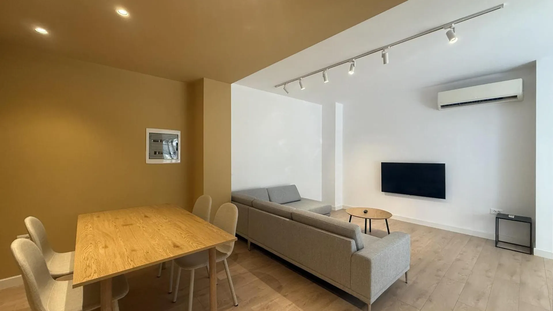 Iria Apartment 1 & 2 Golem  Albánie