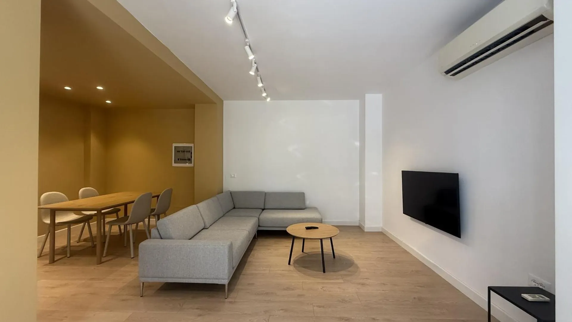 Iria Apartment 1 & 2 Голем