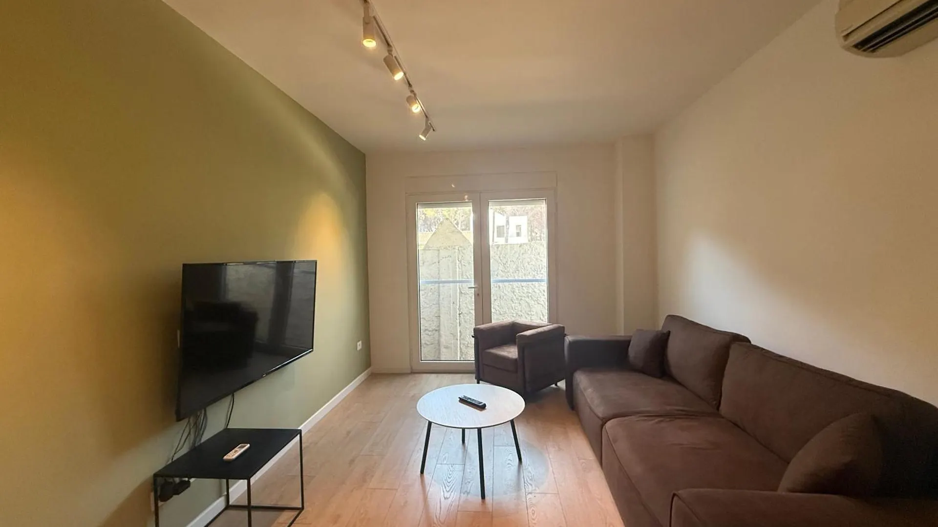 Iria Apartment 1 & 2 Golem  Albánie
