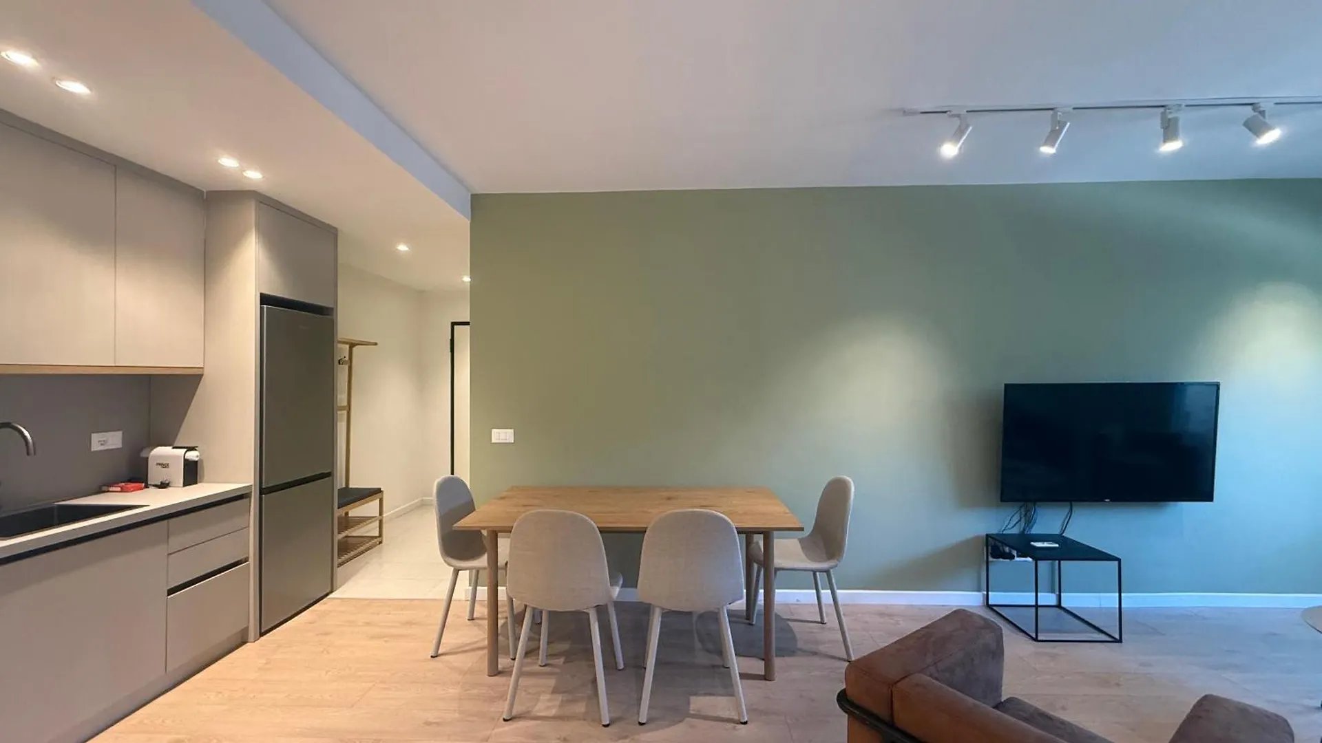Iria Apartment 1 & 2 Golem